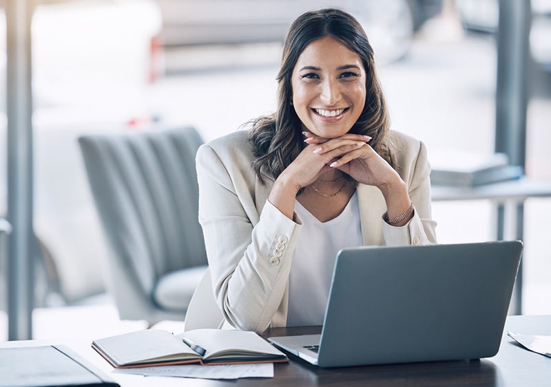 Financial advisor in her office